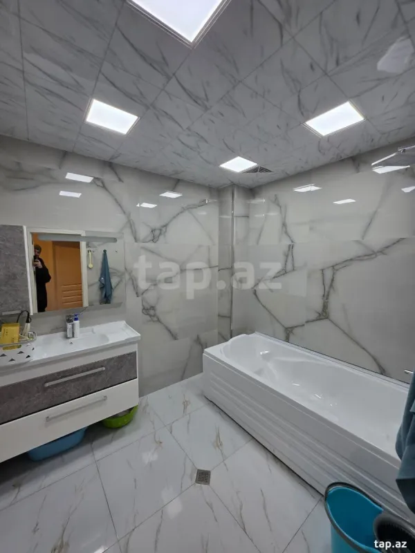 Kirayə verilir 3 otaqlı yeni tikili 124 m²