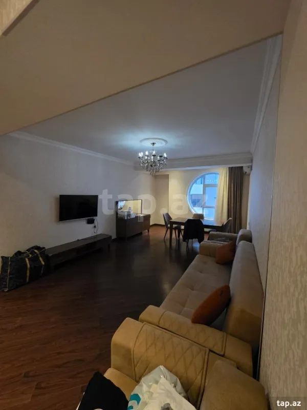 Kirayə verilir 3 otaqlı yeni tikili 124 m²