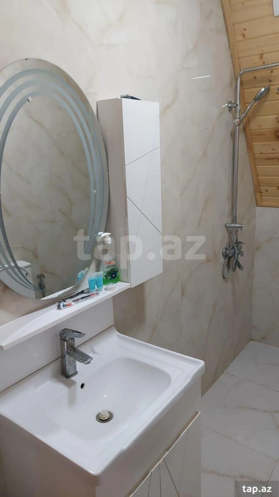 Kirayə verilir 3 otaqlı həyət evi