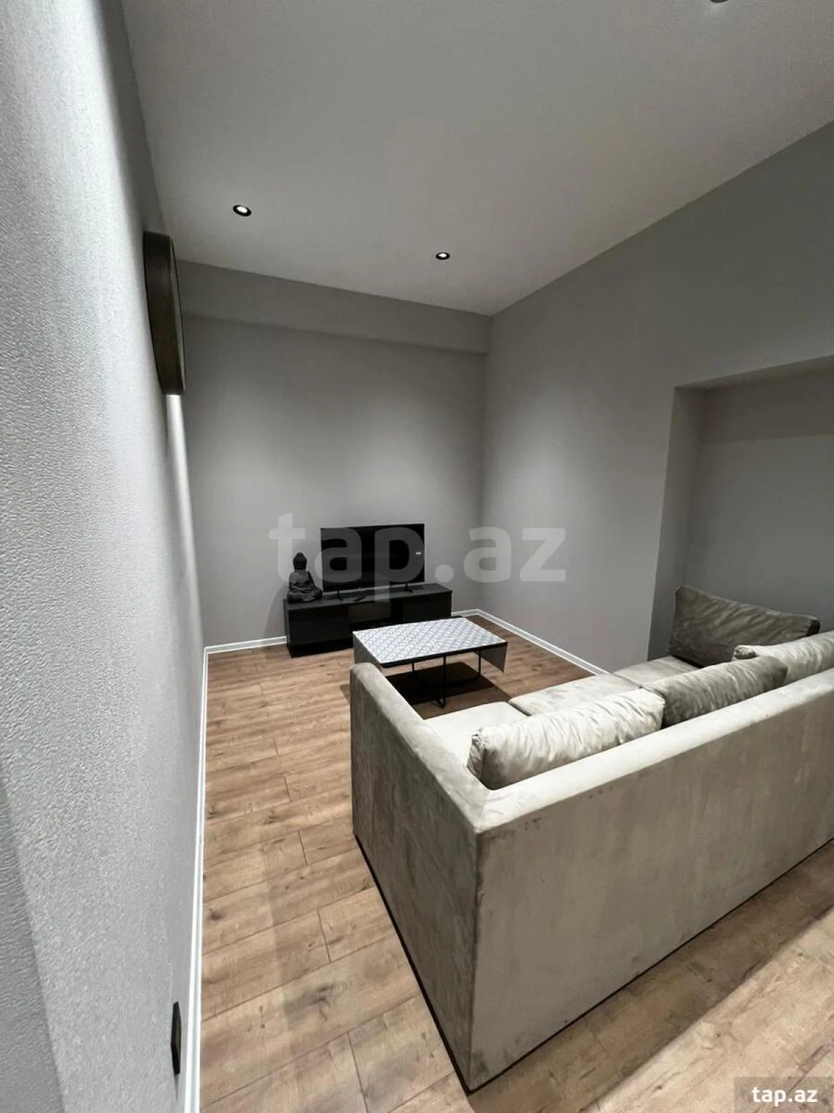 Kirayə verilir 2 otaqlı yeni tikili 72 m²