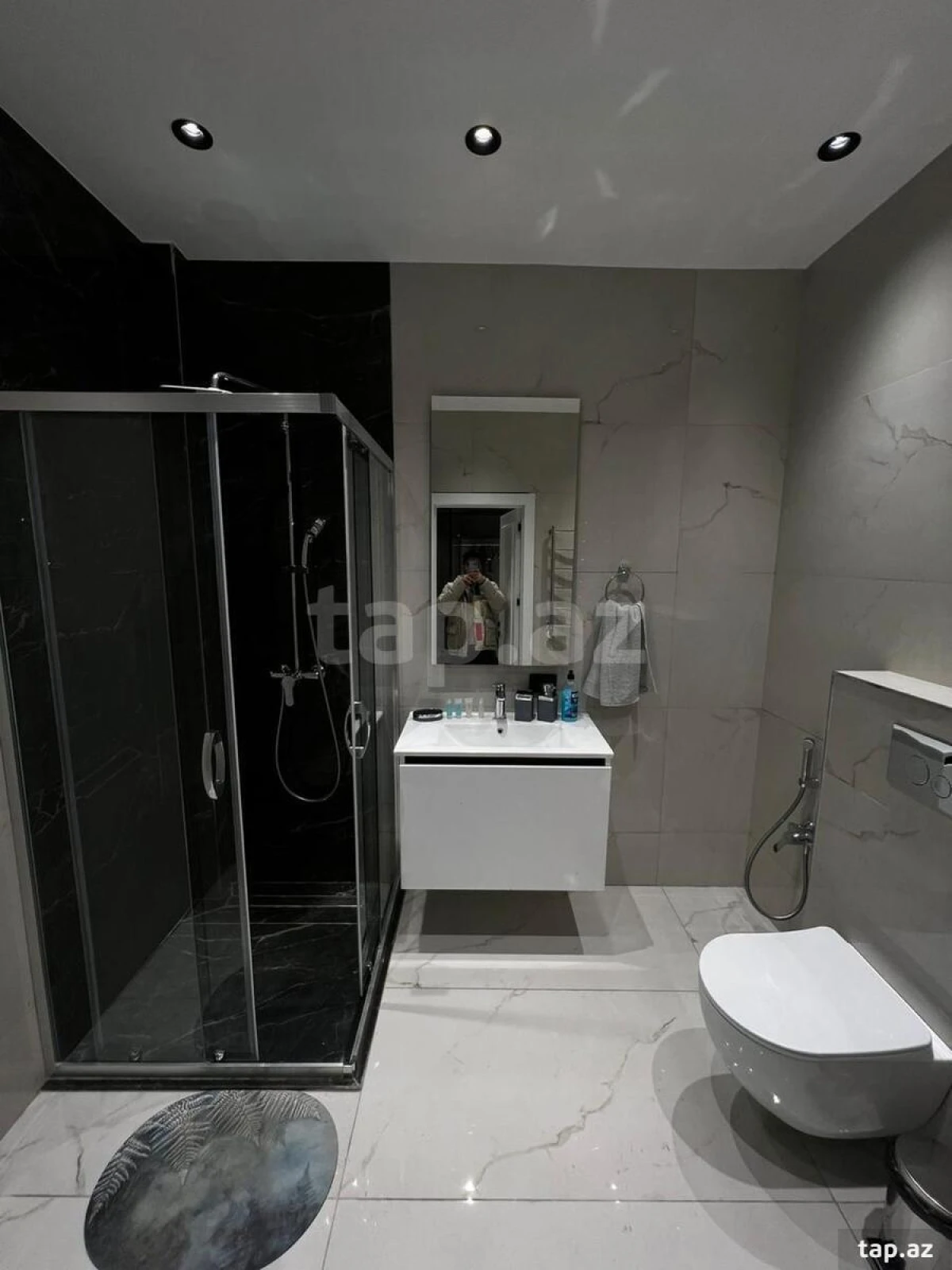 Kirayə verilir 2 otaqlı yeni tikili 72 m²