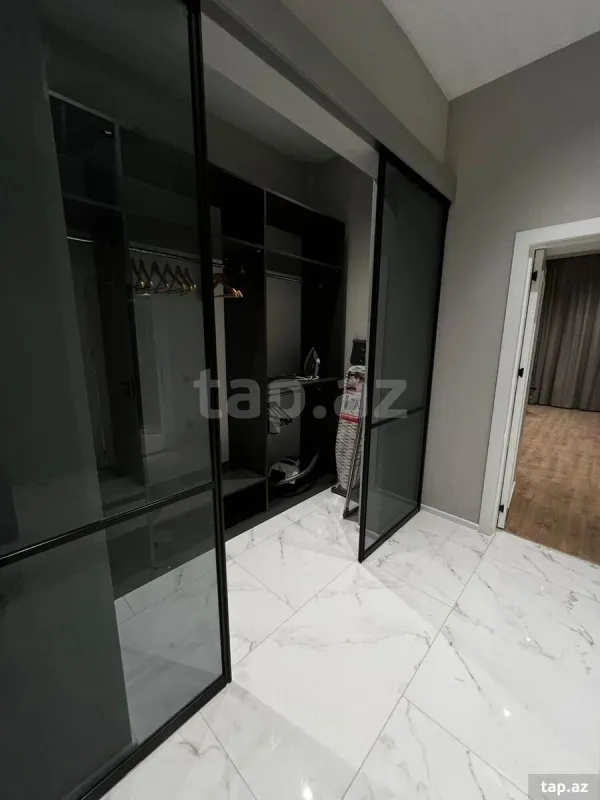 Kirayə verilir 2 otaqlı yeni tikili 72 m²