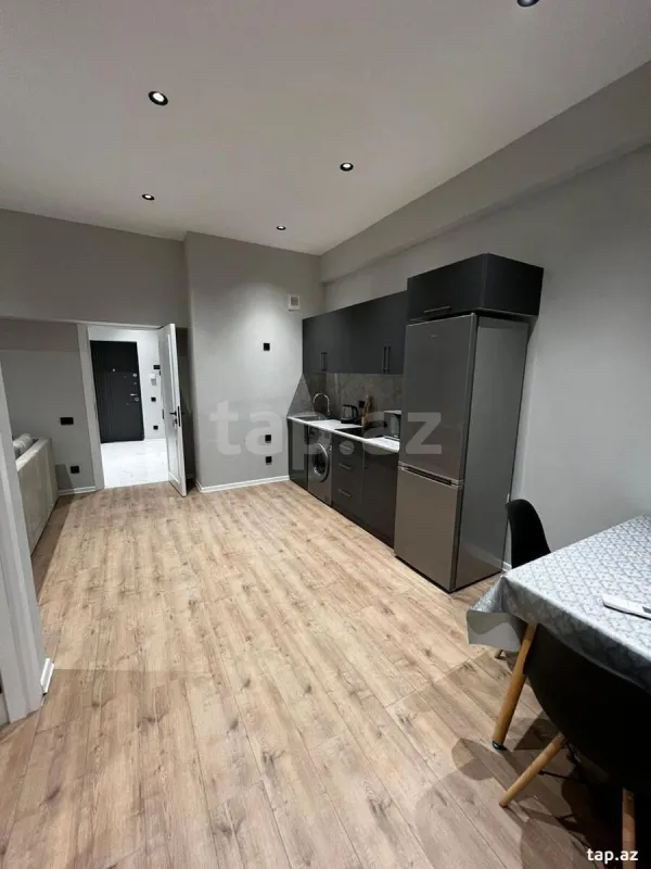 Kirayə verilir 2 otaqlı yeni tikili 72 m²