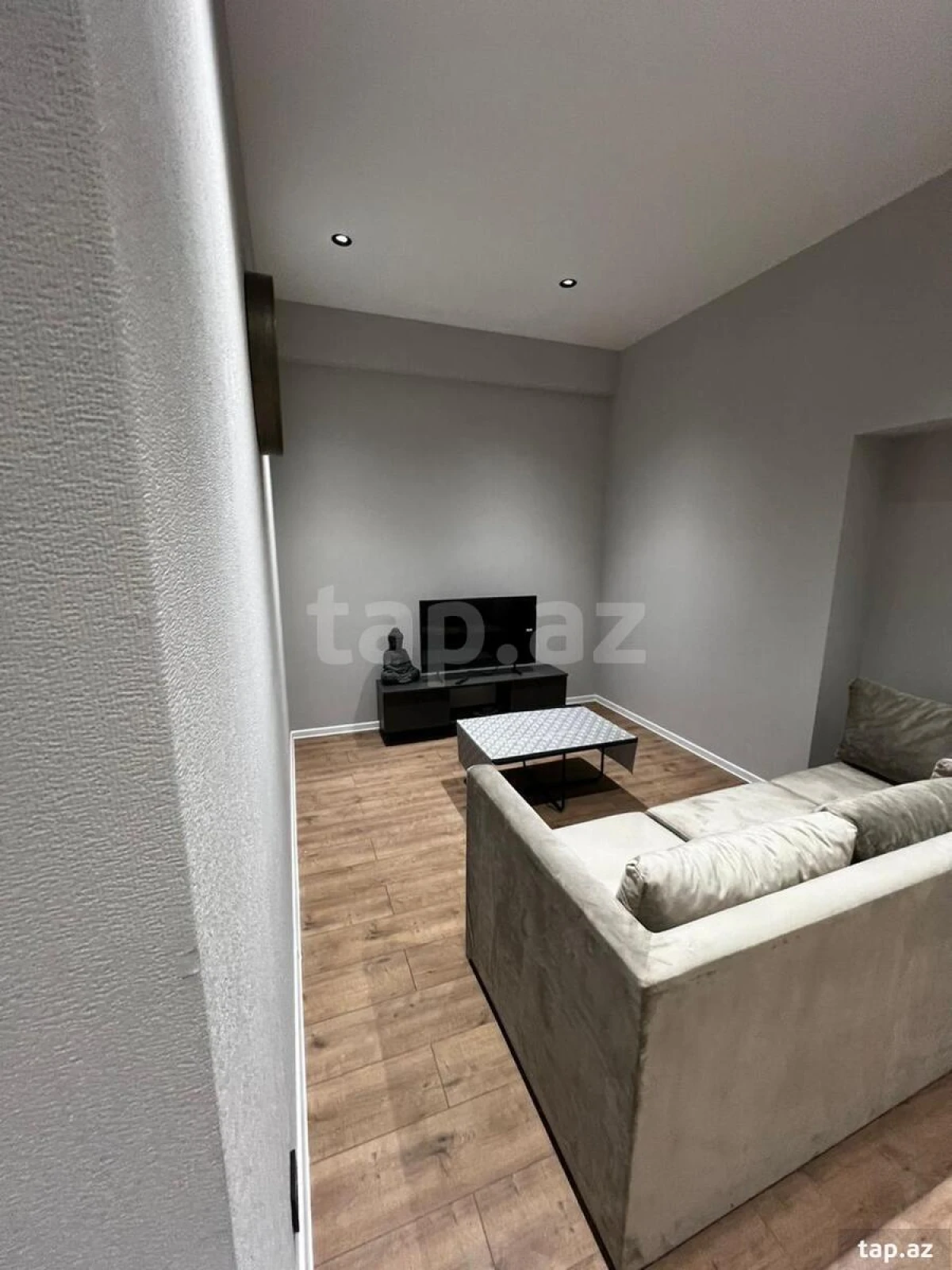 Kirayə verilir 2 otaqlı yeni tikili 72 m²