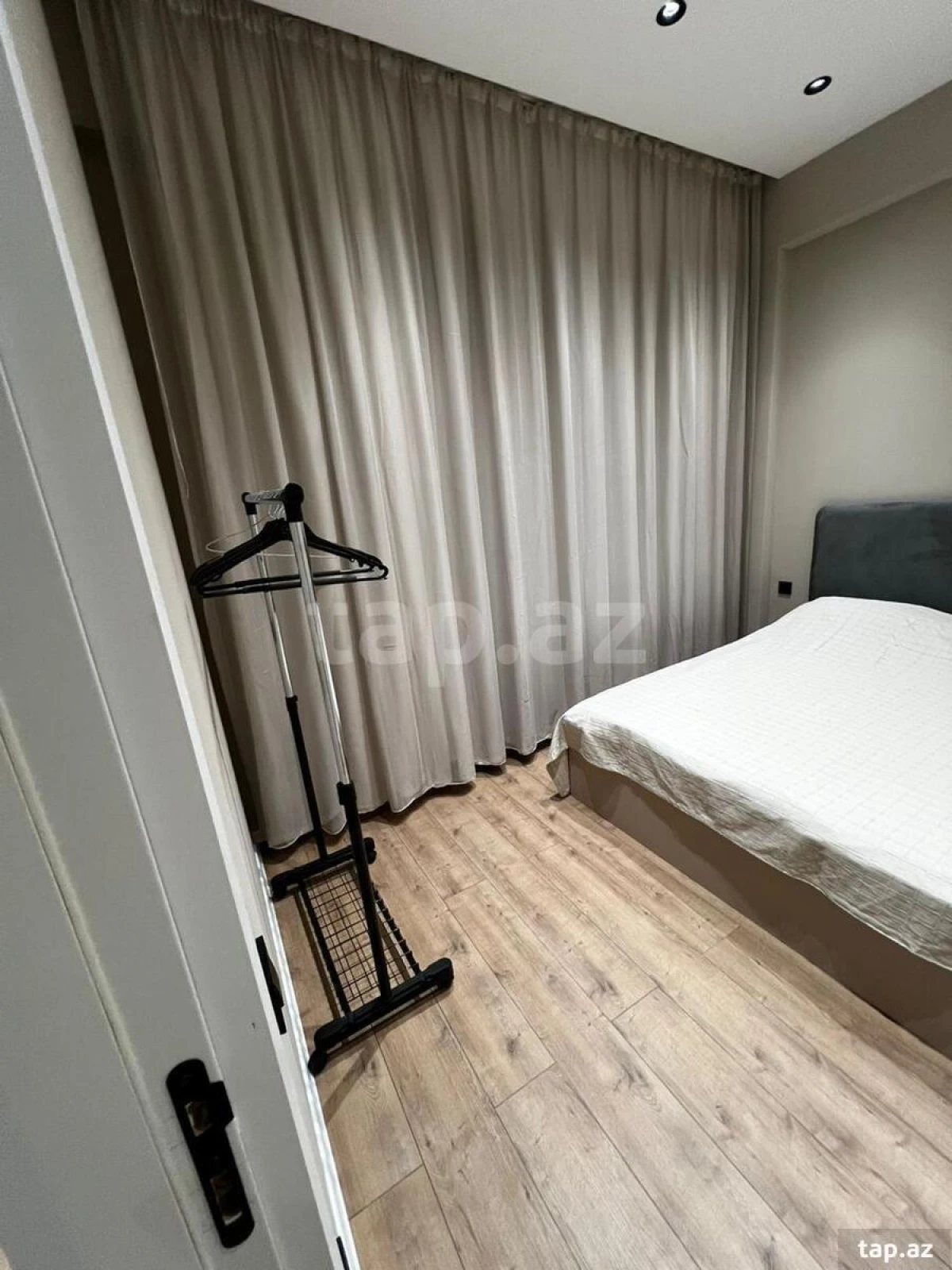 Kirayə verilir 2 otaqlı yeni tikili 72 m²