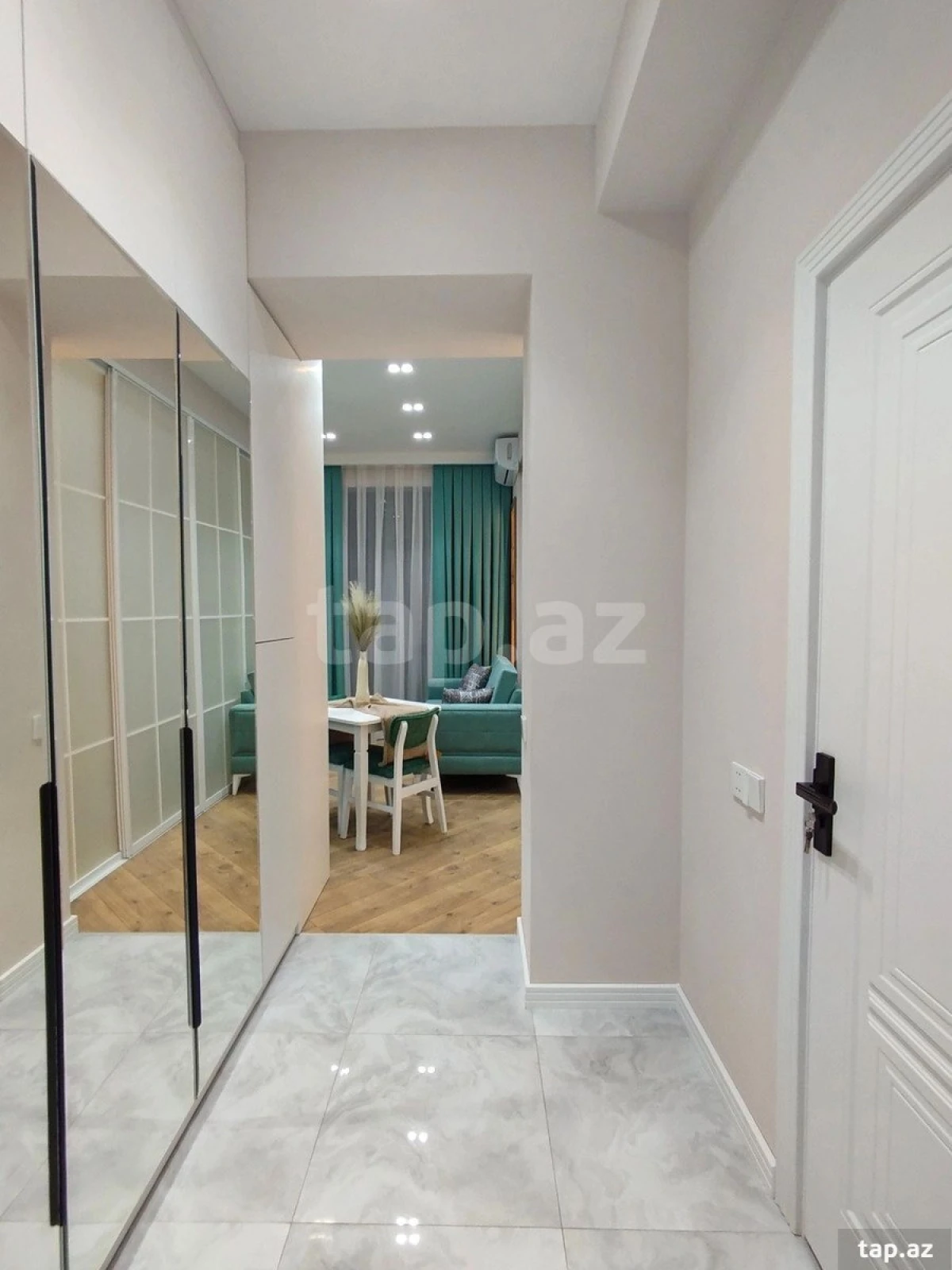 Kirayə verilir 2 otaqlı yeni tikili 50 m²