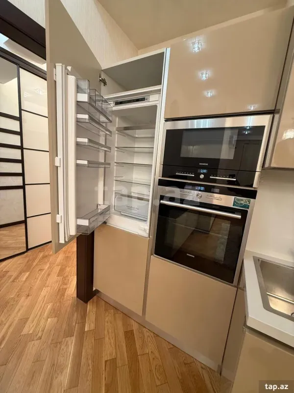 Kirayə verilir 2 otaqlı yeni tikili 70 m²