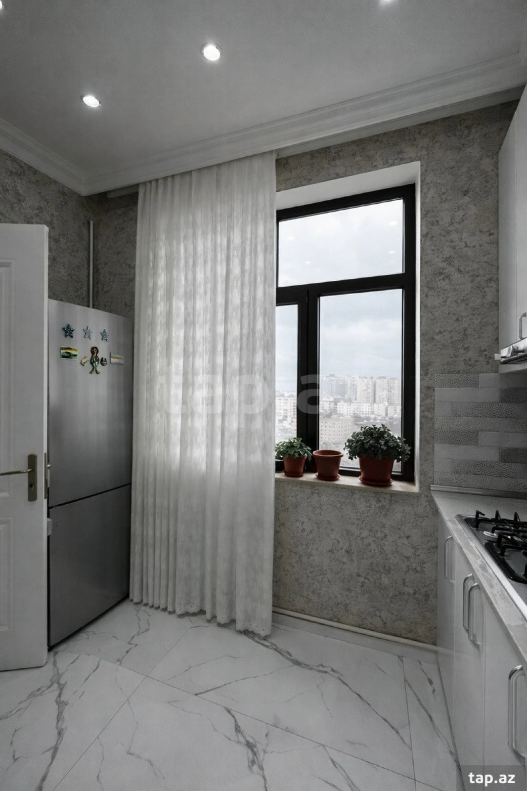 Satılır 2 otaqlı yeni tikili 60 m²