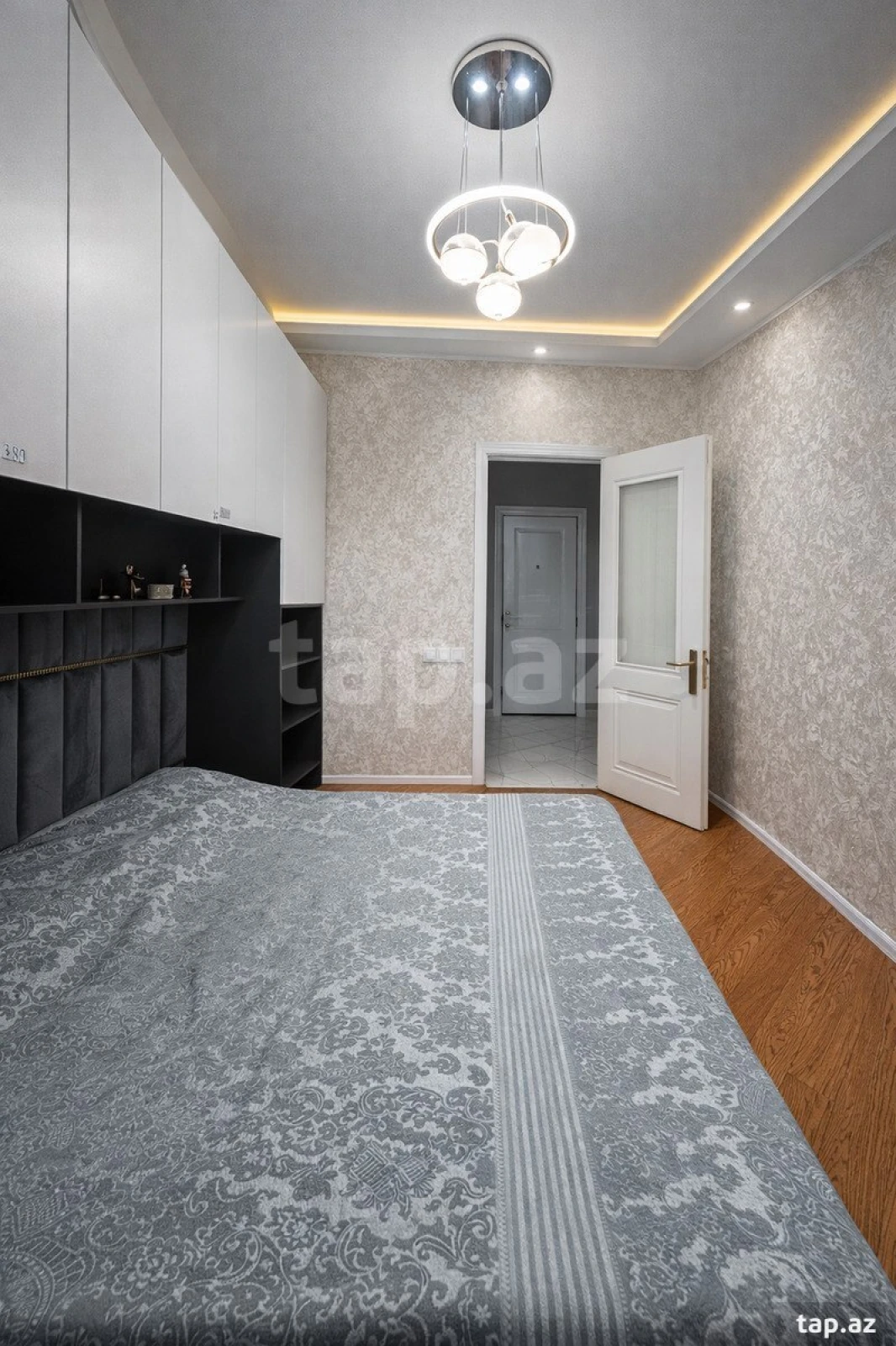 Satılır 2 otaqlı yeni tikili 60 m²