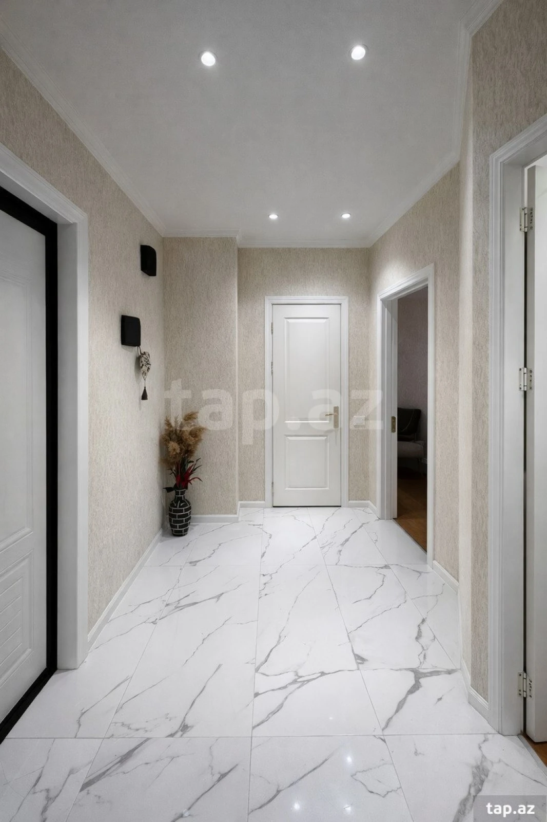 Satılır 2 otaqlı yeni tikili 60 m²