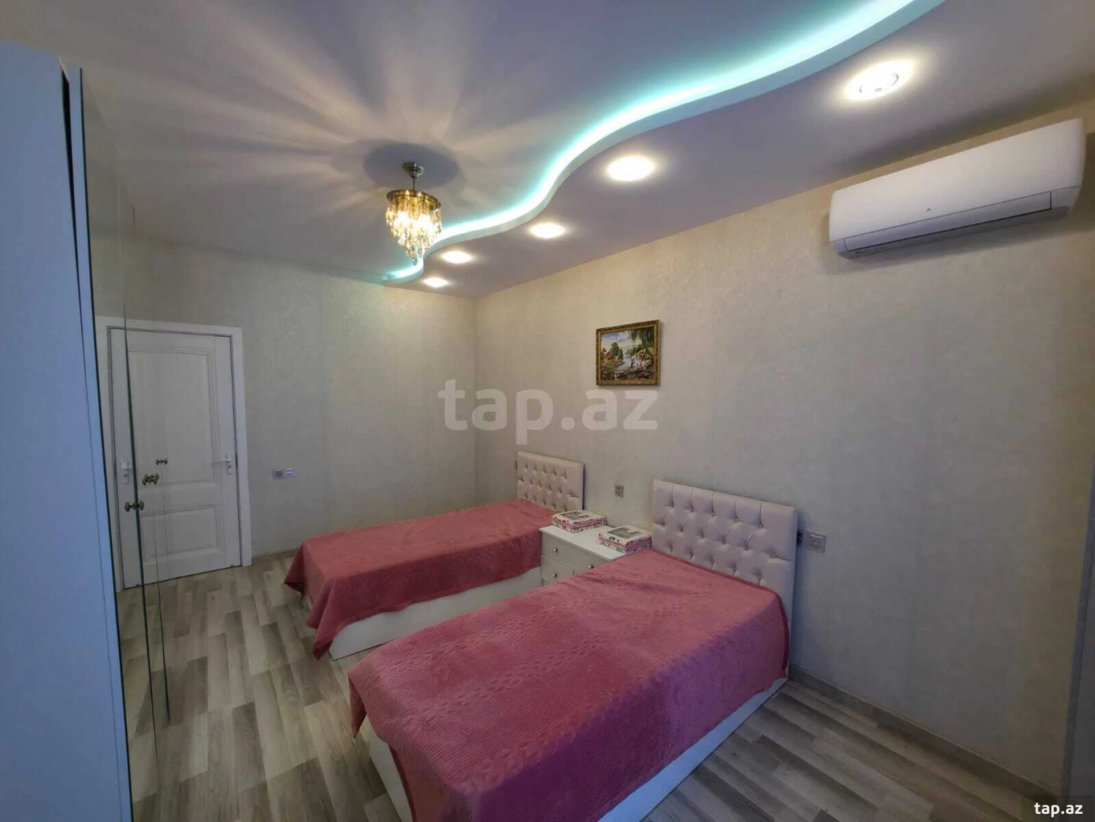 Kirayə verilir 4 otaqlı yeni tikili 148 m²