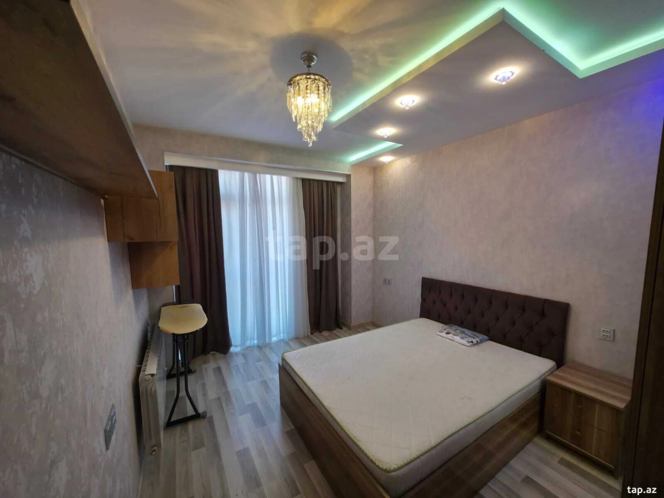 Kirayə verilir 4 otaqlı yeni tikili 148 m²