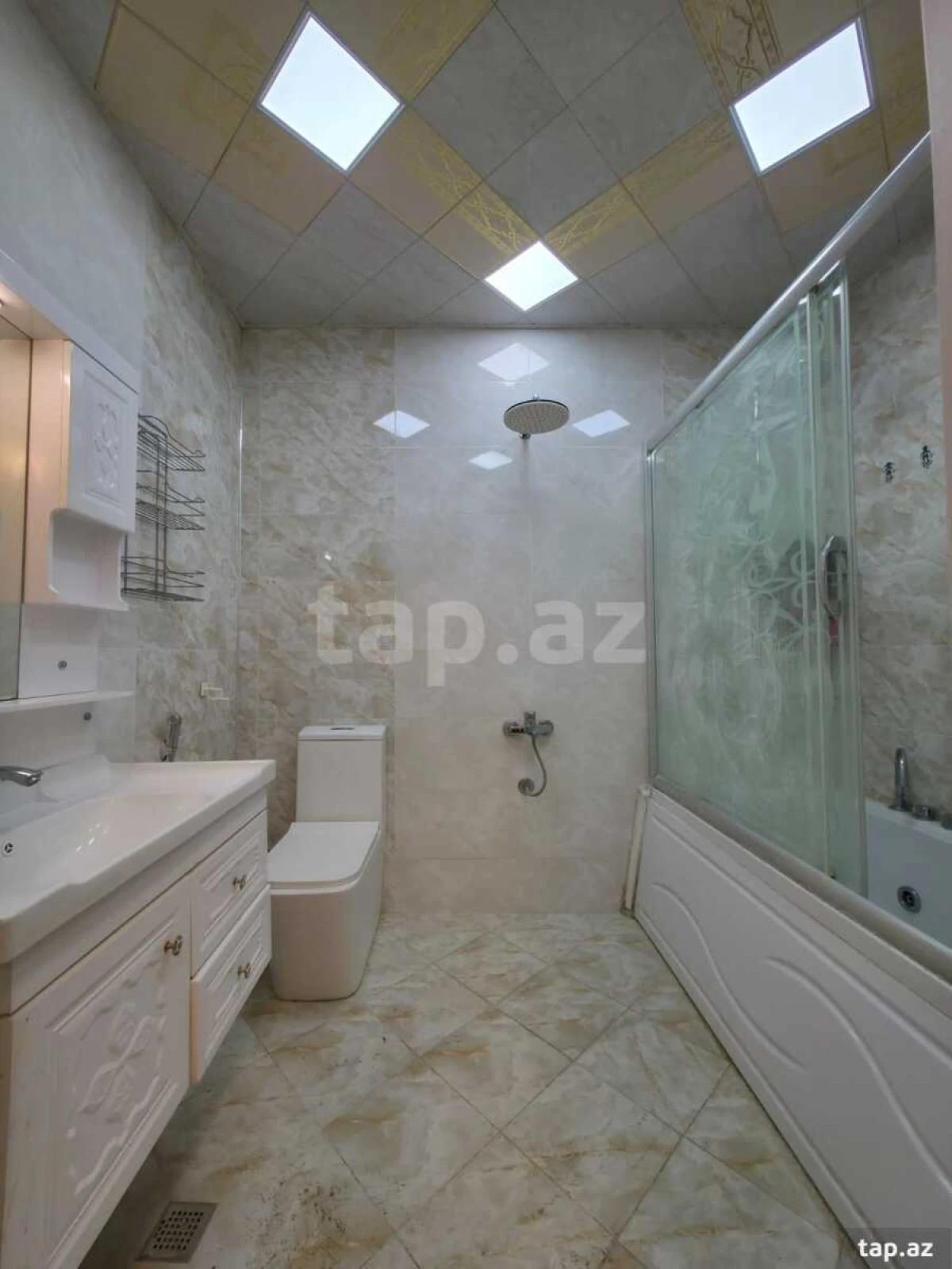 Kirayə verilir 4 otaqlı yeni tikili 148 m²