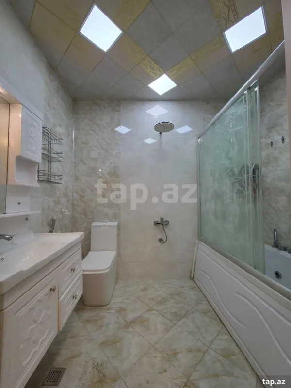 Kirayə verilir 4 otaqlı yeni tikili 148 m²