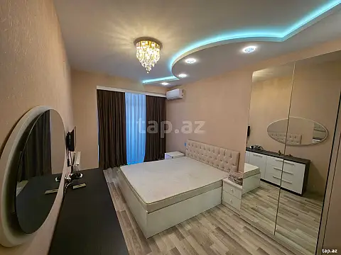 Kirayə verilir 4 otaqlı yeni tikili 148 m²
