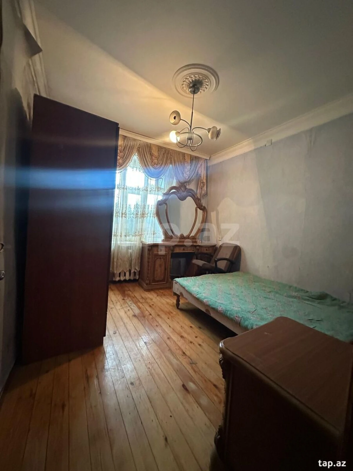 Satılır 4 otaqlı mənzil 100 m²