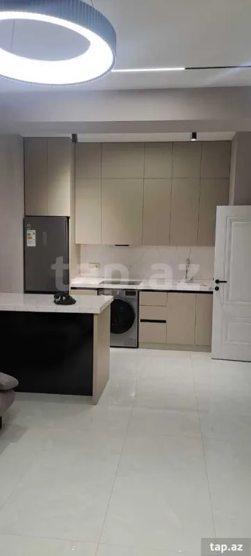 Kirayə verilir 2 otaqlı yeni tikili 65 m²