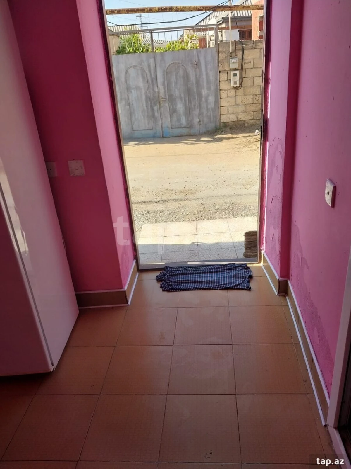 Kirayə verilir 1 otaqlı həyət evi