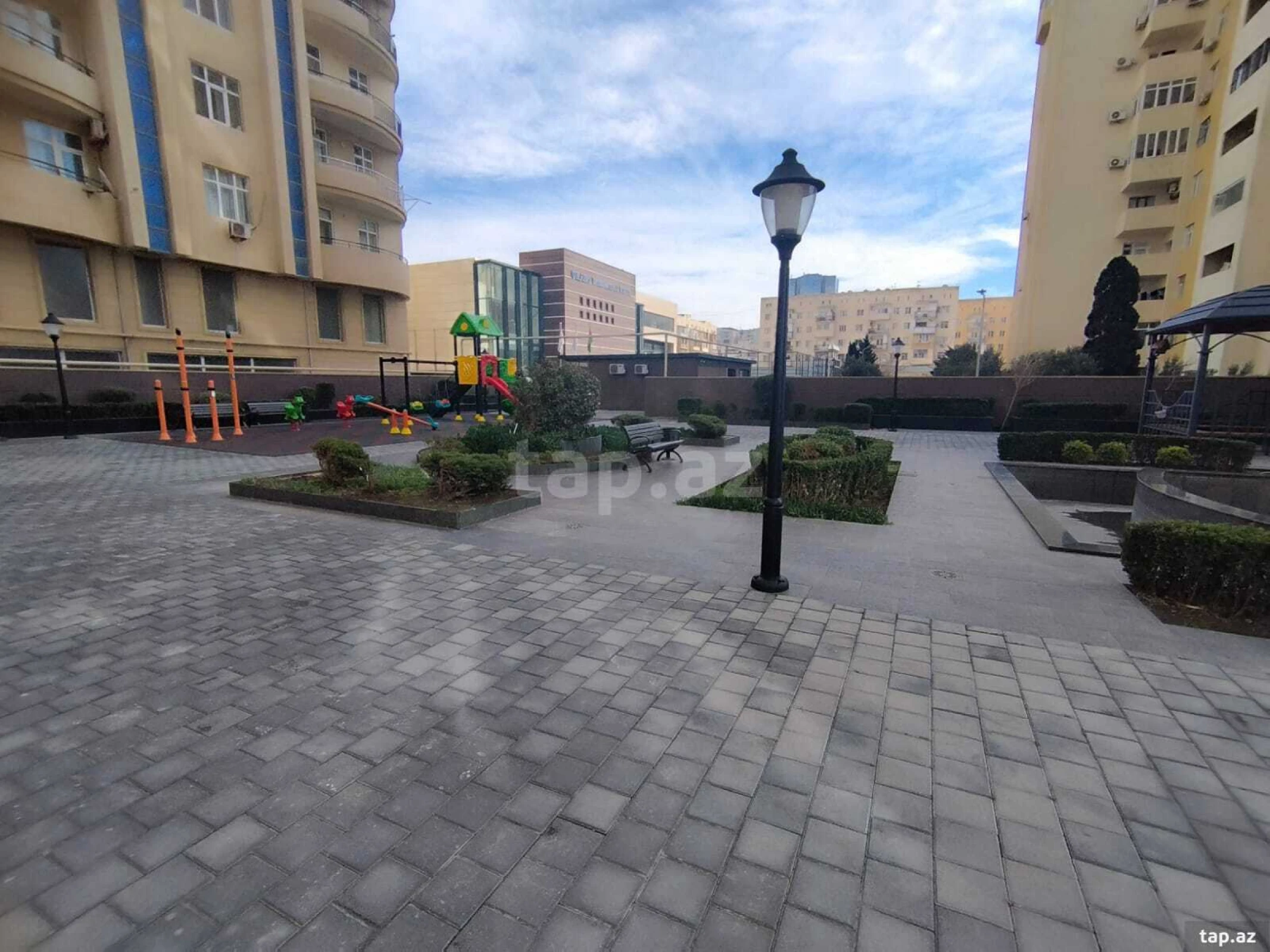 Satılır 2 otaqlı yeni tikili 94 m²