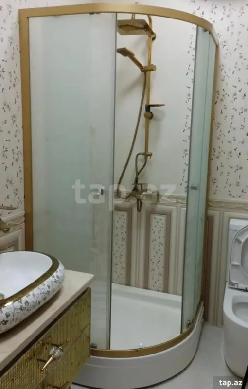 Kirayə verilir 3 otaqlı yeni tikili 148 m²