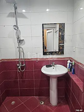 Kirayə verilir 2 otaqlı mənzil 70 m²