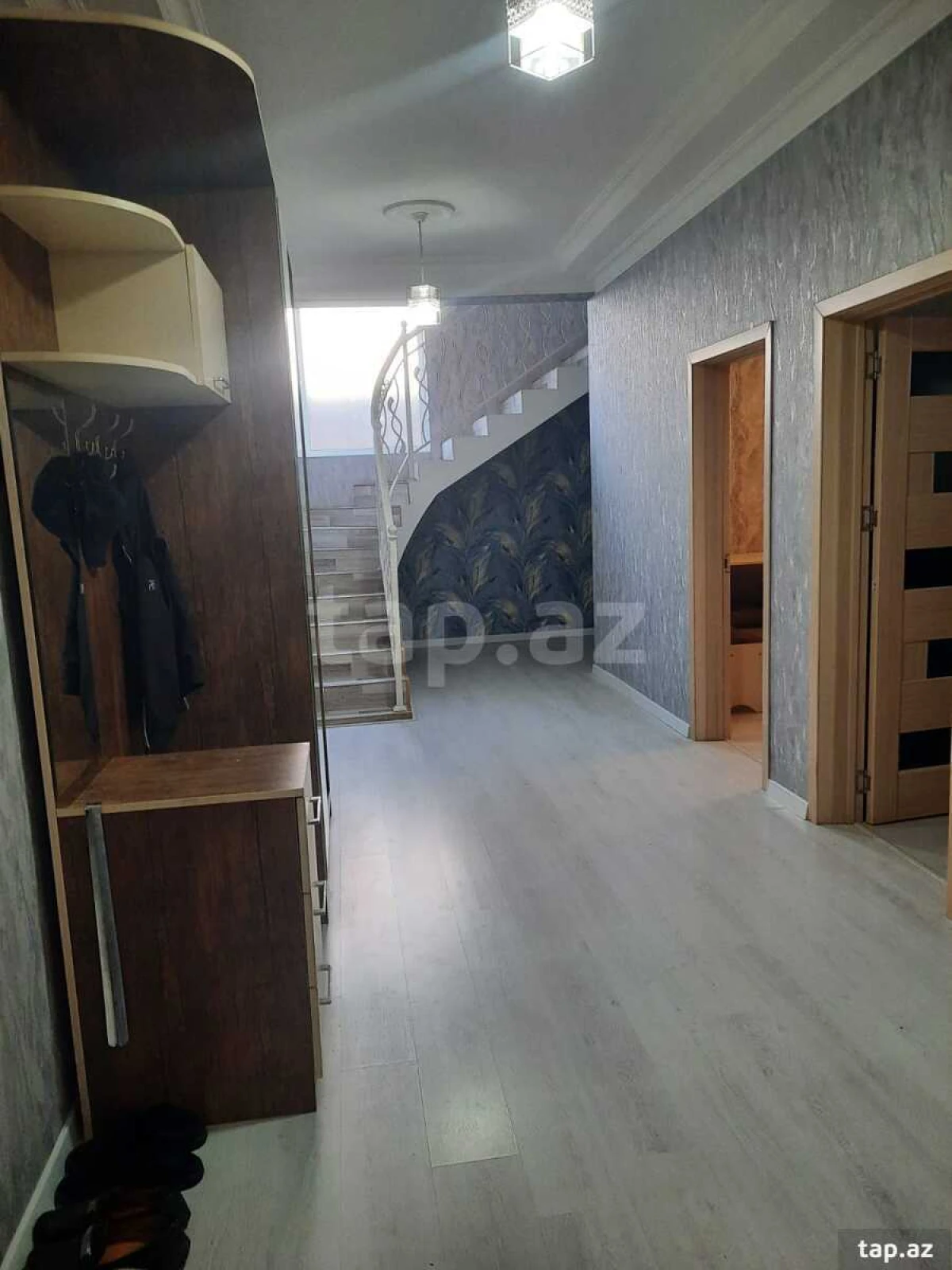 Satılır 5 otaqlı həyət evi