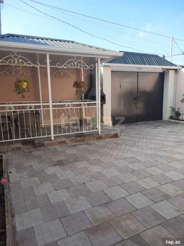 Satılır 5 otaqlı həyət evi