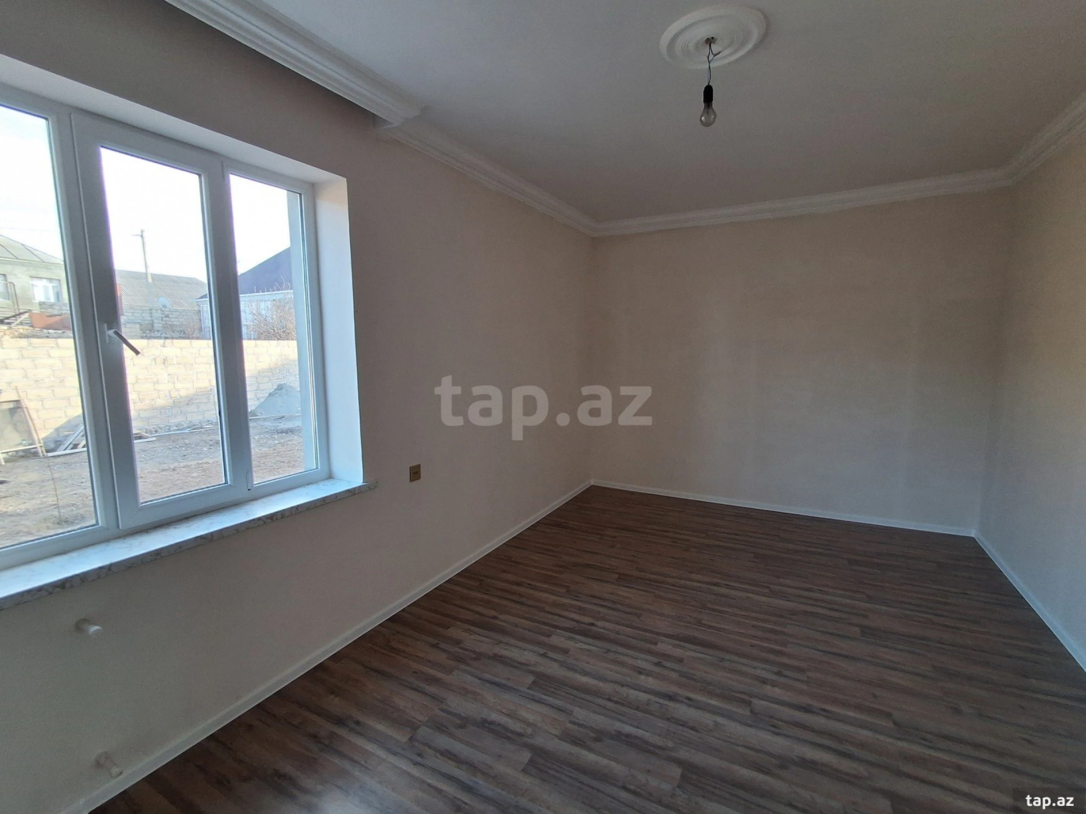 Satılır 4 otaqlı həyət evi