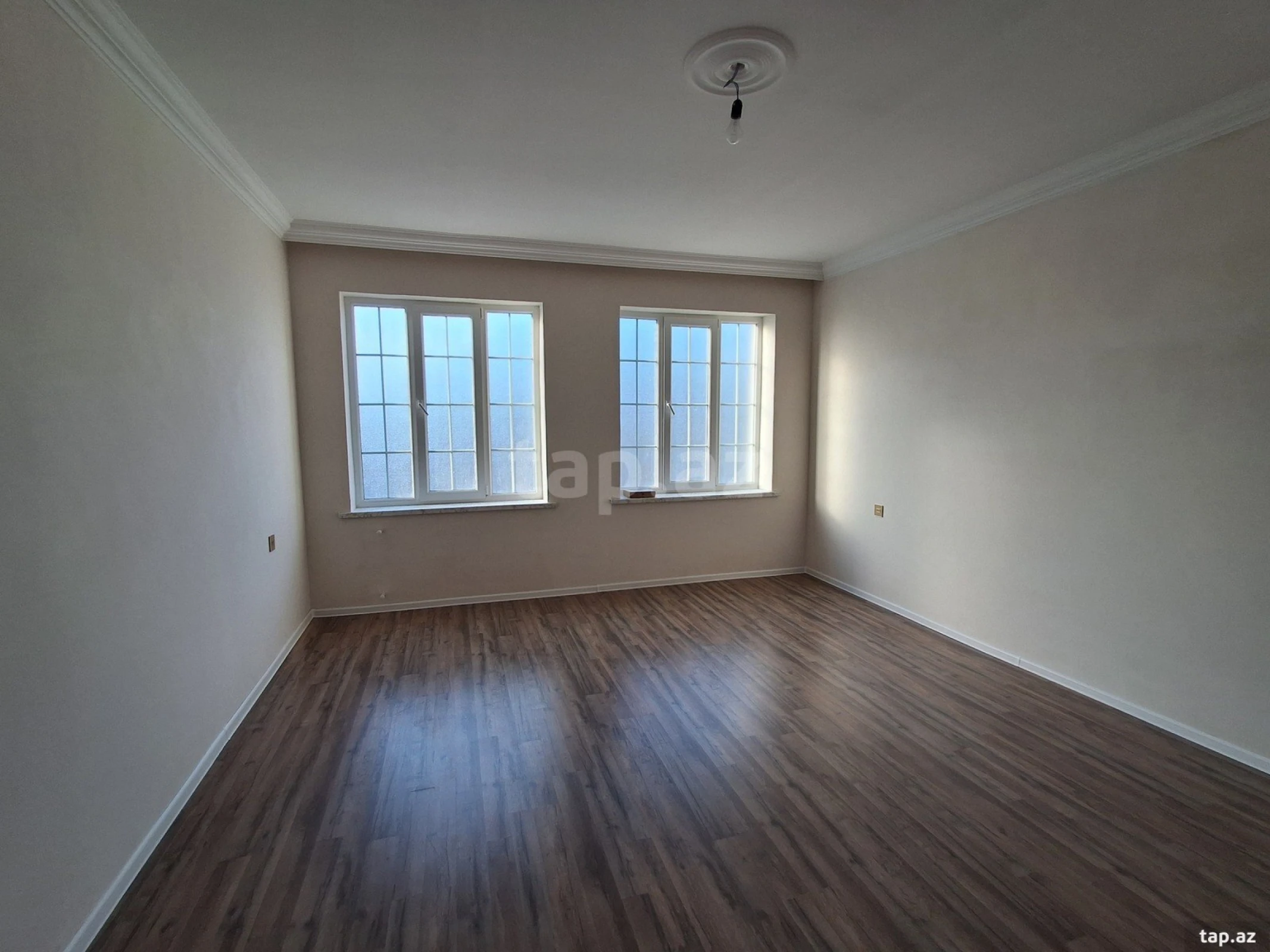 Satılır 4 otaqlı həyət evi