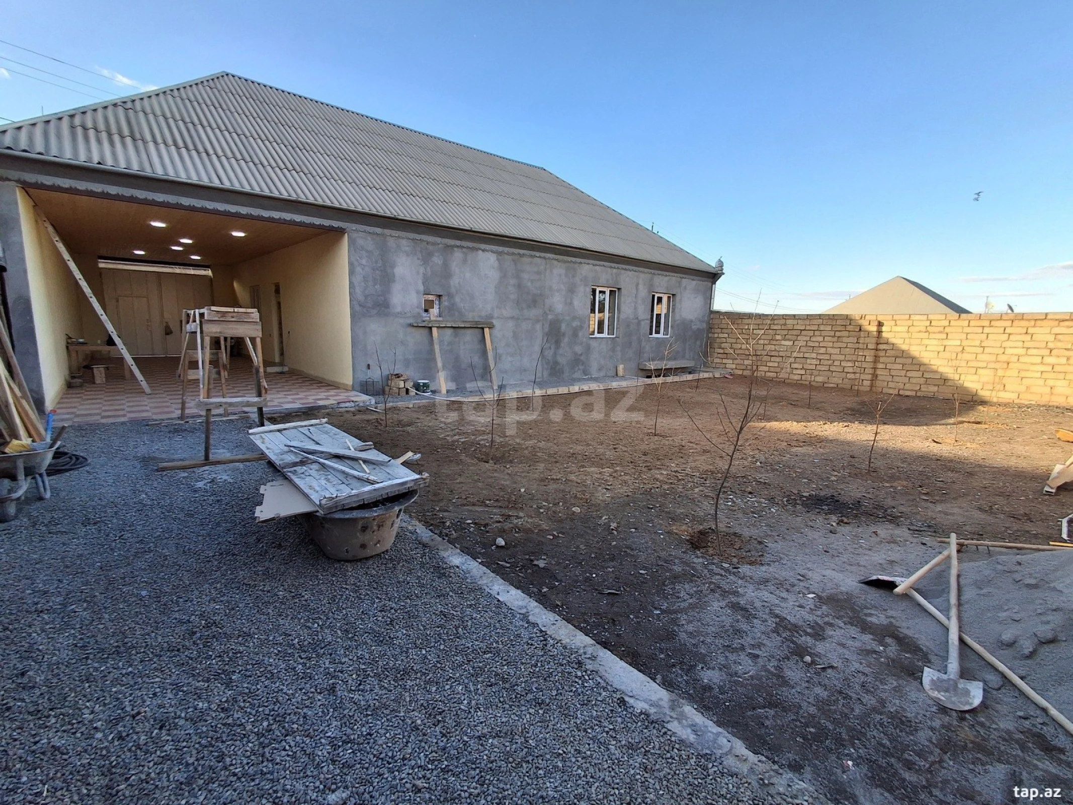 Satılır 4 otaqlı həyət evi