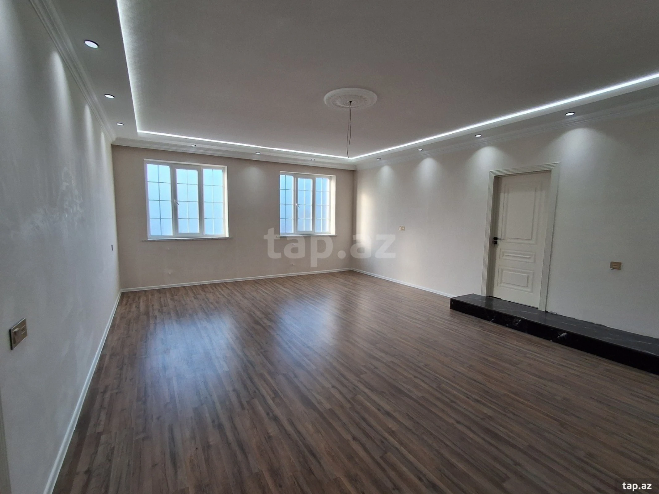 Satılır 4 otaqlı həyət evi