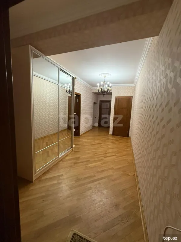 Kirayə verilir 3 otaqlı mənzil 134 m²