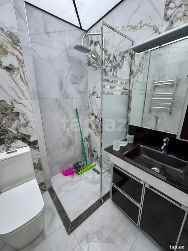 Kirayə verilir 5 otaqlı yeni tikili 140 m²