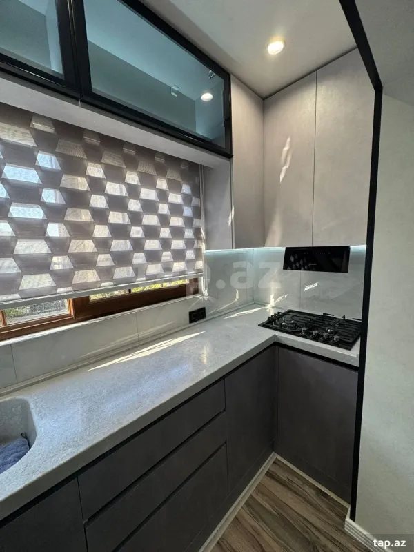 Kirayə verilir 5 otaqlı yeni tikili 140 m²