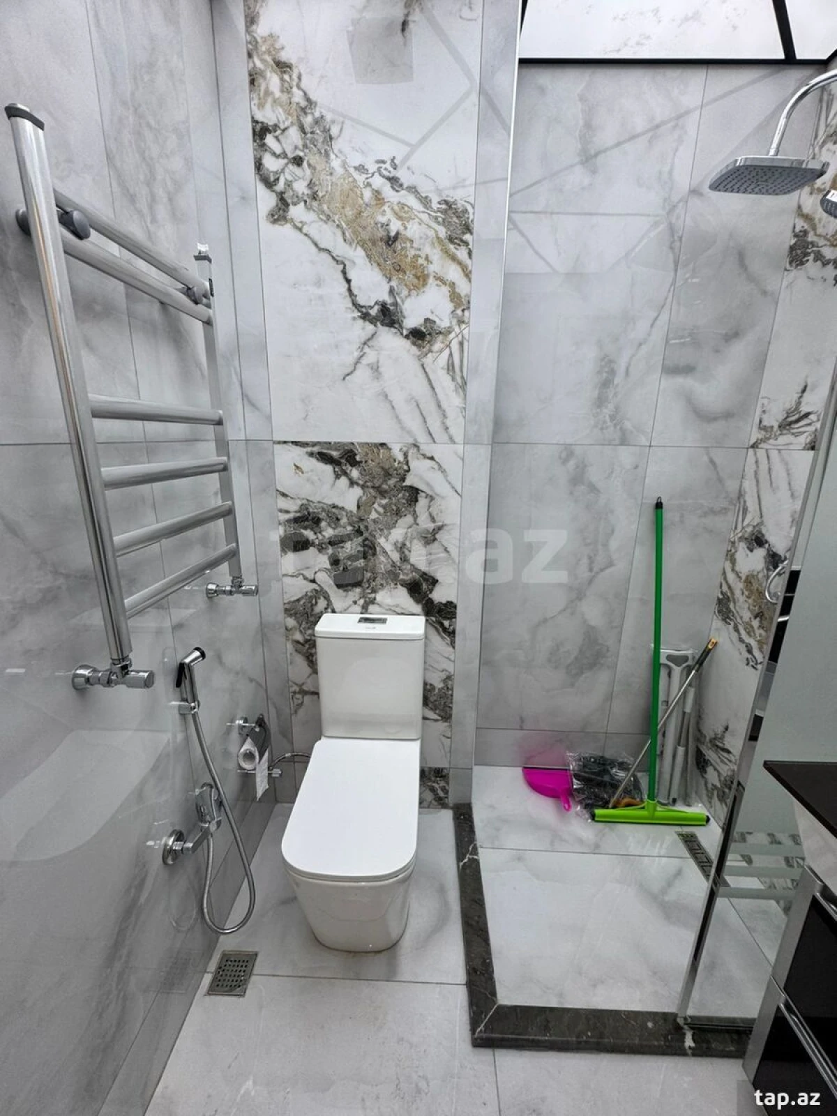 Kirayə verilir 5 otaqlı yeni tikili 140 m²