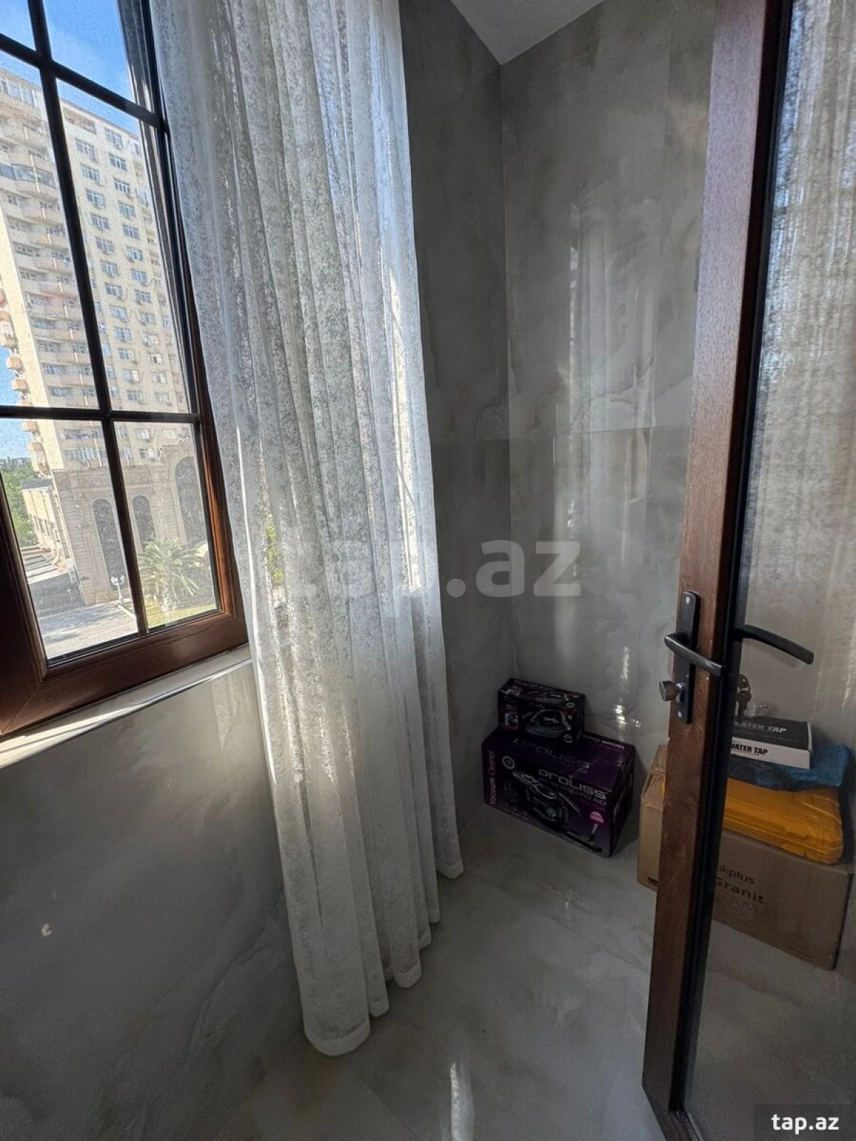 Kirayə verilir 5 otaqlı yeni tikili 140 m²
