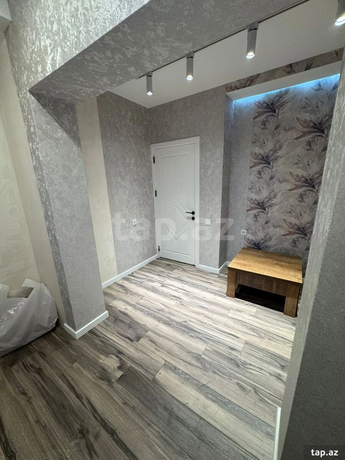 Kirayə verilir 5 otaqlı yeni tikili 140 m²