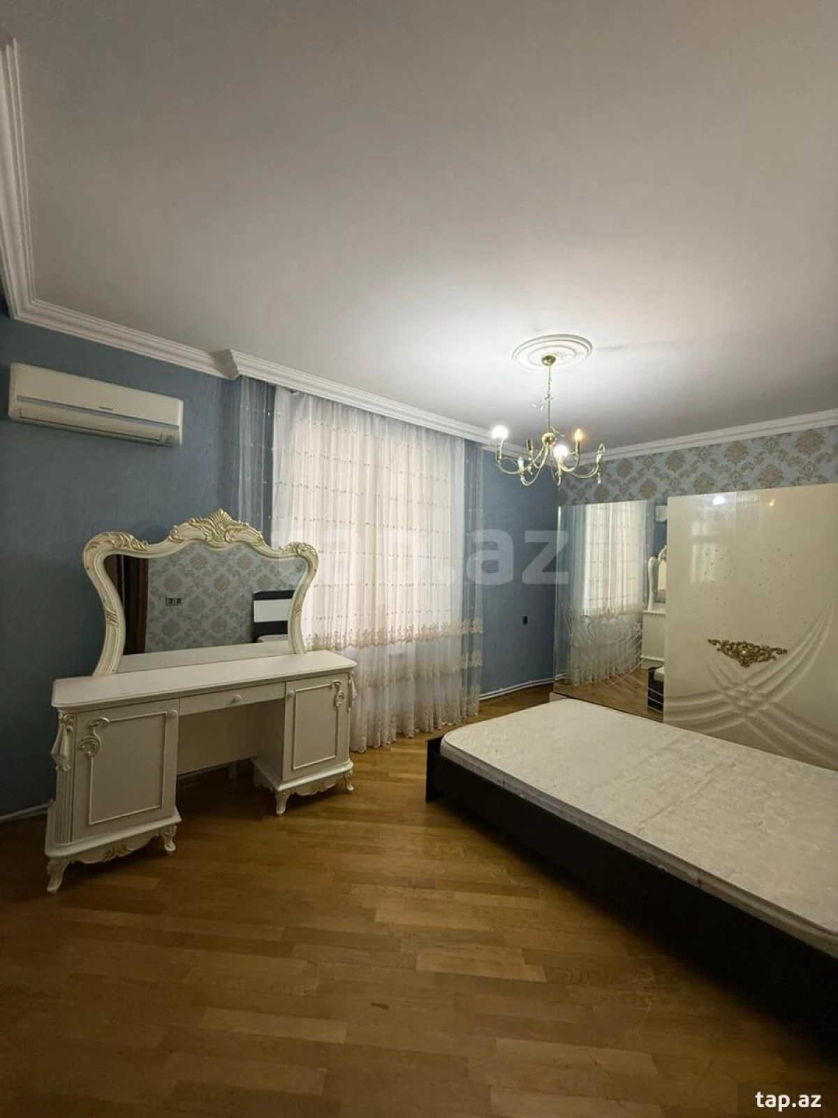 Kirayə verilir 3 otaqlı yeni tikili 130 m²