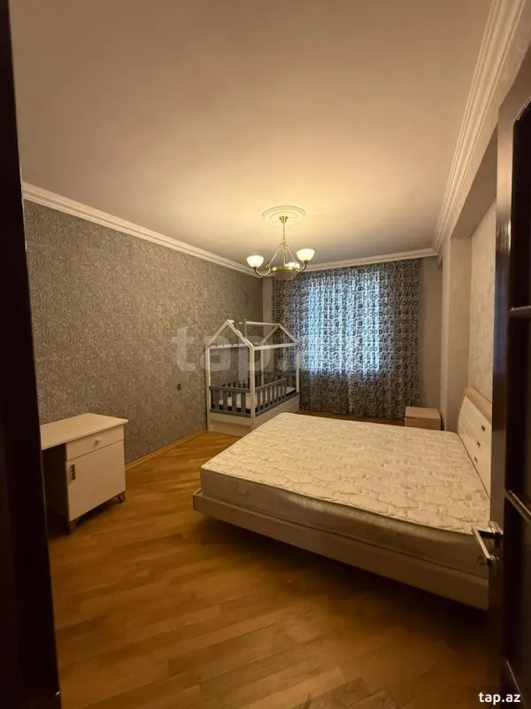 Kirayə verilir 3 otaqlı yeni tikili 130 m²