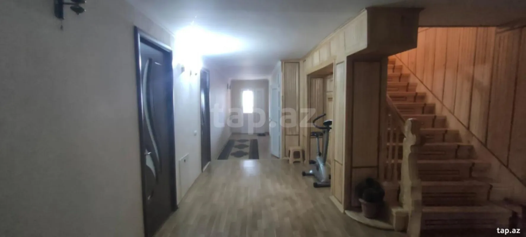 Satılır 6 otaqlı həyət evi