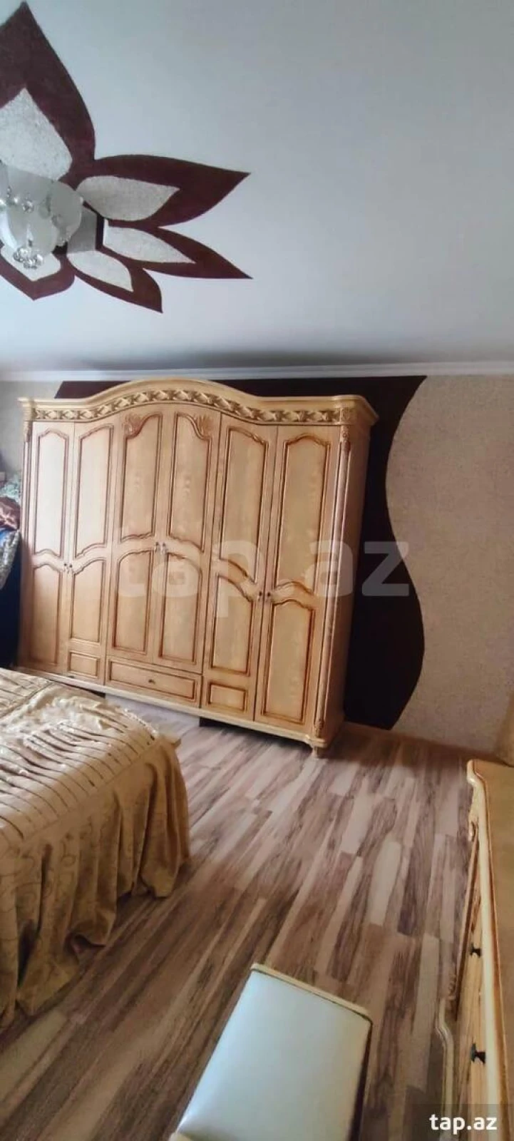 Satılır 6 otaqlı həyət evi