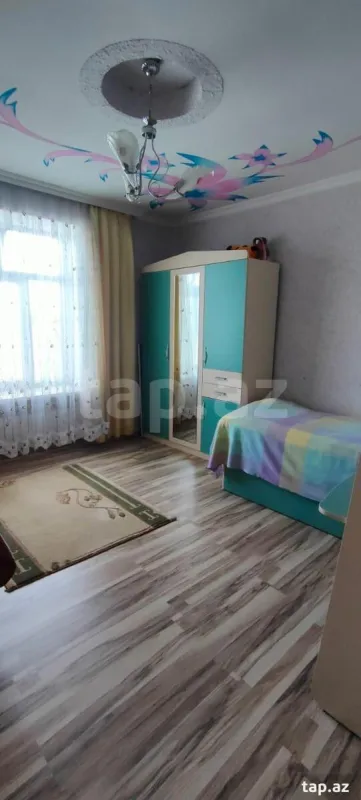 Satılır 6 otaqlı həyət evi