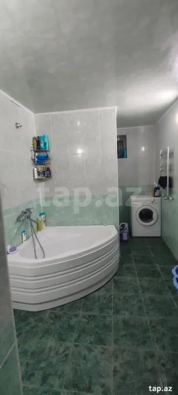 Satılır 6 otaqlı həyət evi