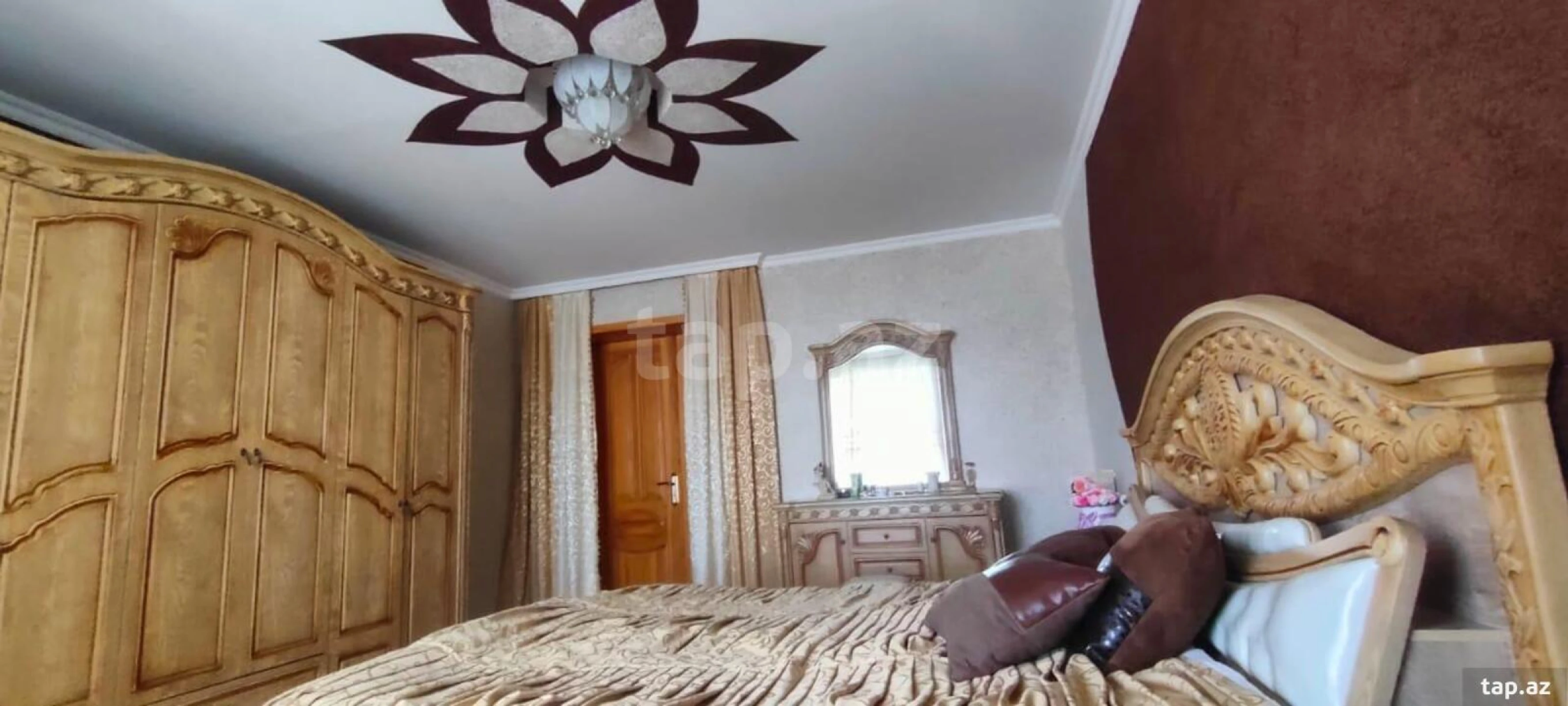 Satılır 6 otaqlı həyət evi