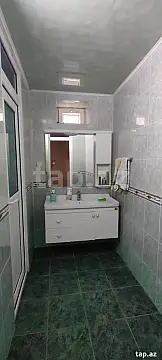 Satılır 6 otaqlı həyət evi