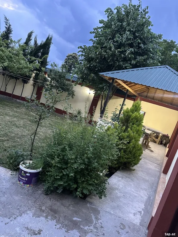 Satılır 4 otaqlı həyət evi