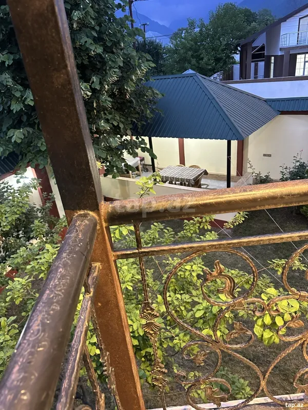 Satılır 4 otaqlı həyət evi