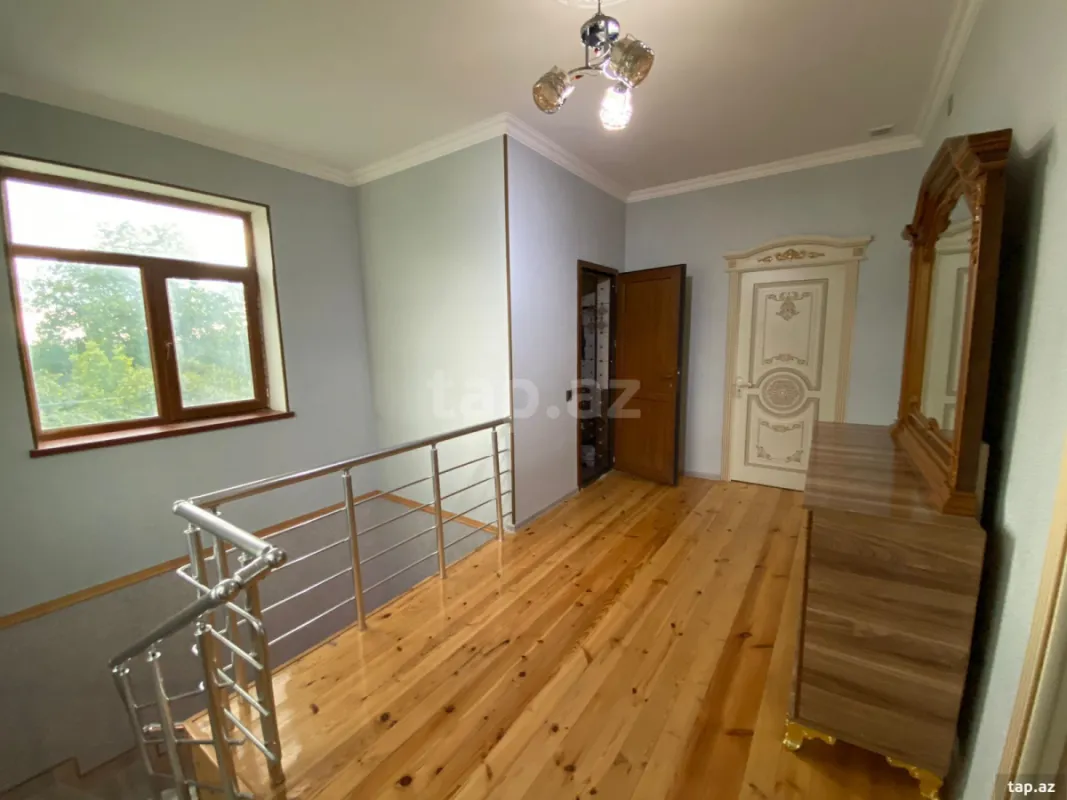 Satılır 4 otaqlı həyət evi