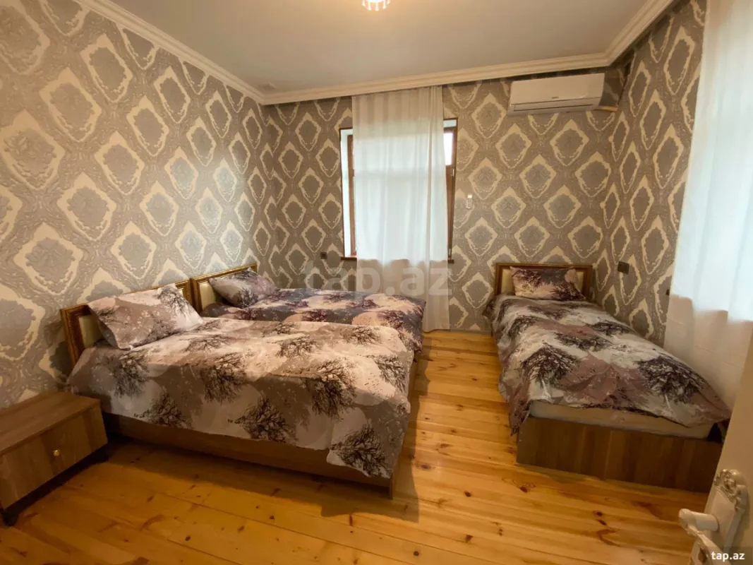 Satılır 4 otaqlı həyət evi