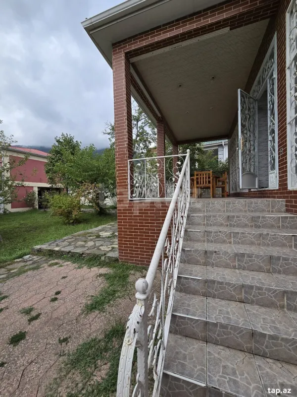 Satılır 3 otaqlı həyət evi